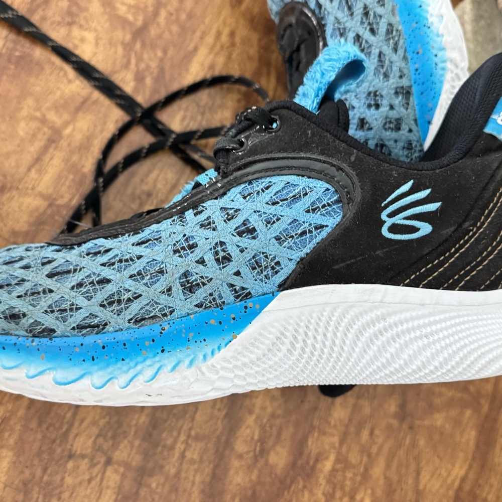UA Curry Flow 9 Sesame Street Viral‎ Blue/Black/White Sz 10 M/11.5 W